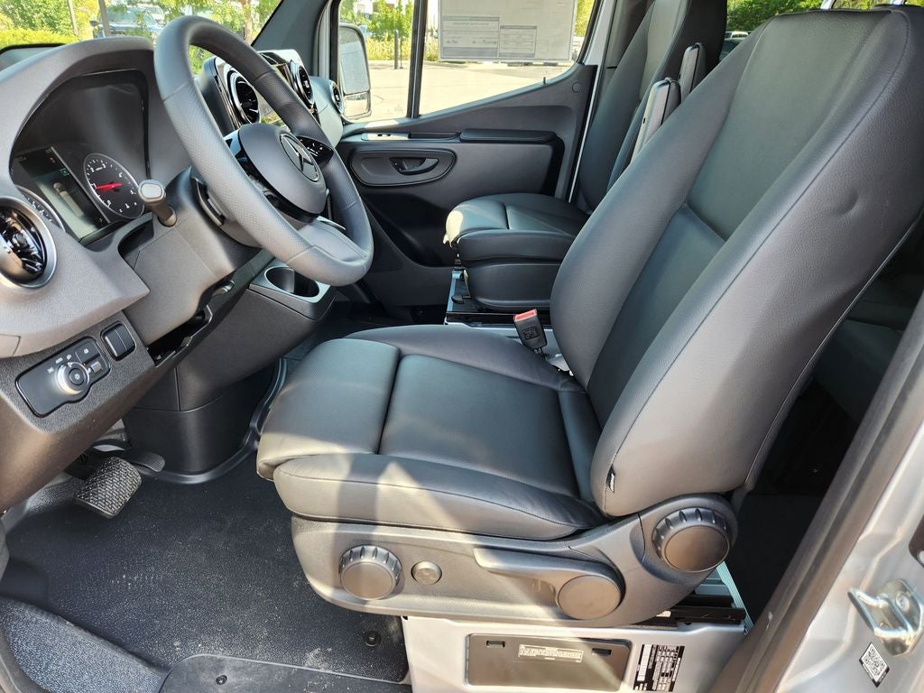 2025 Mercedes-Benz Sprinter 2500 PASSENGER 144 WB