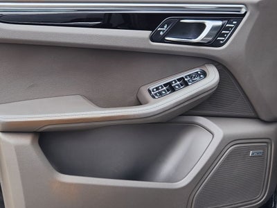 2021 Porsche Macan Base