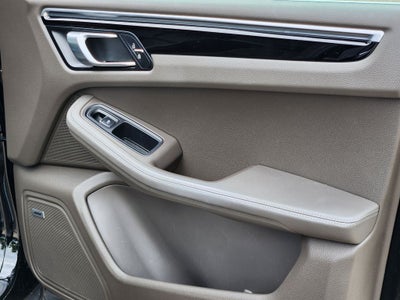2021 Porsche Macan Base