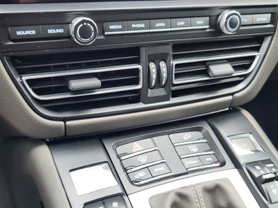 2021 Porsche Macan Base