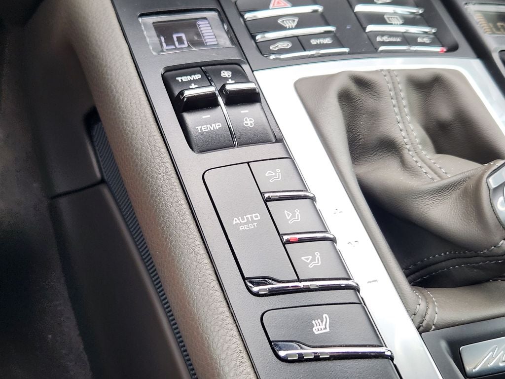 2021 Porsche Macan Base