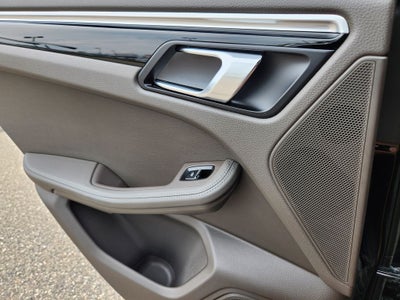 2021 Porsche Macan Base