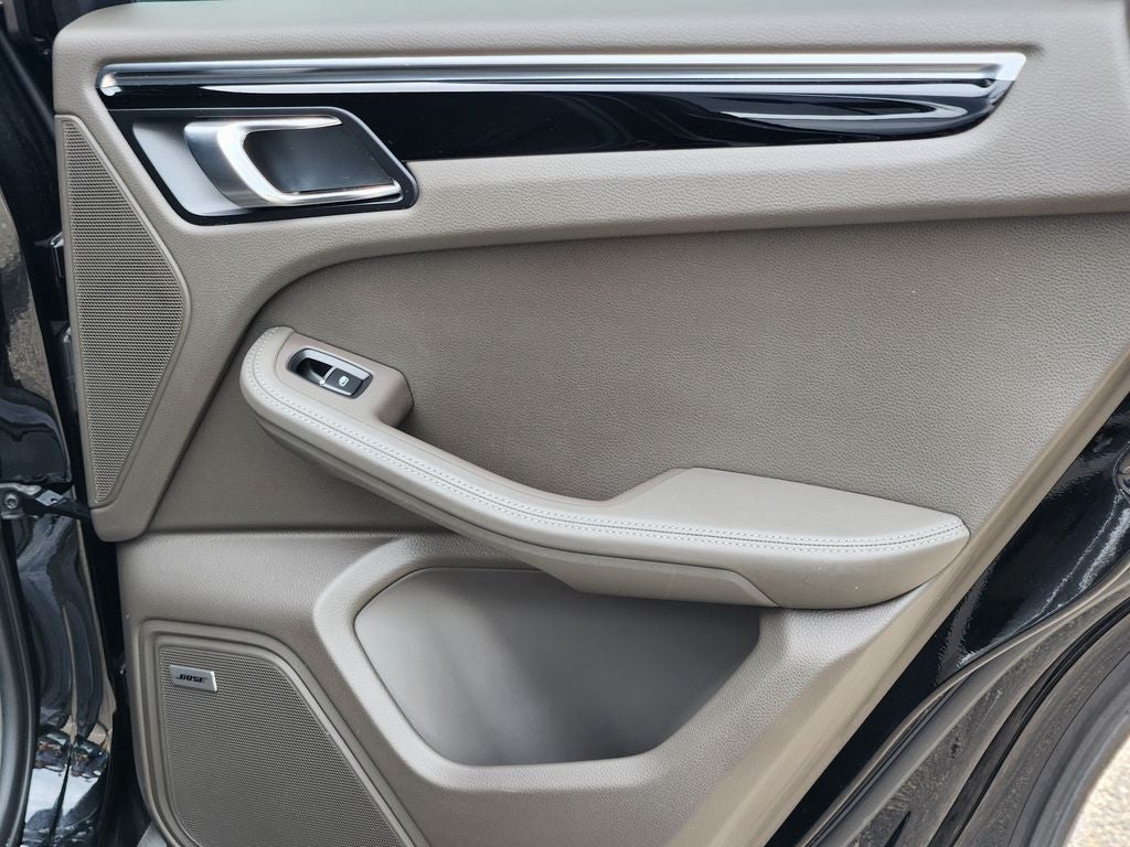2021 Porsche Macan Base