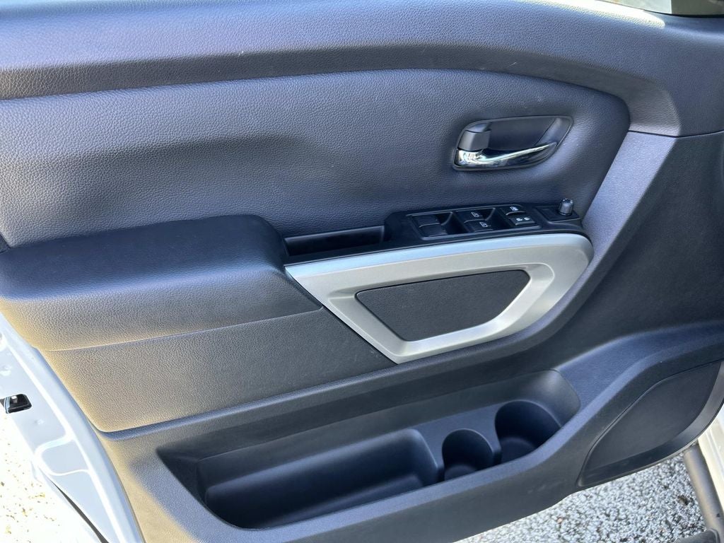 2024 Nissan Titan SV