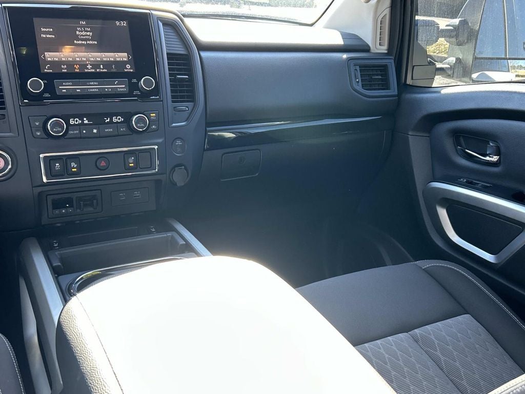 2024 Nissan Titan SV