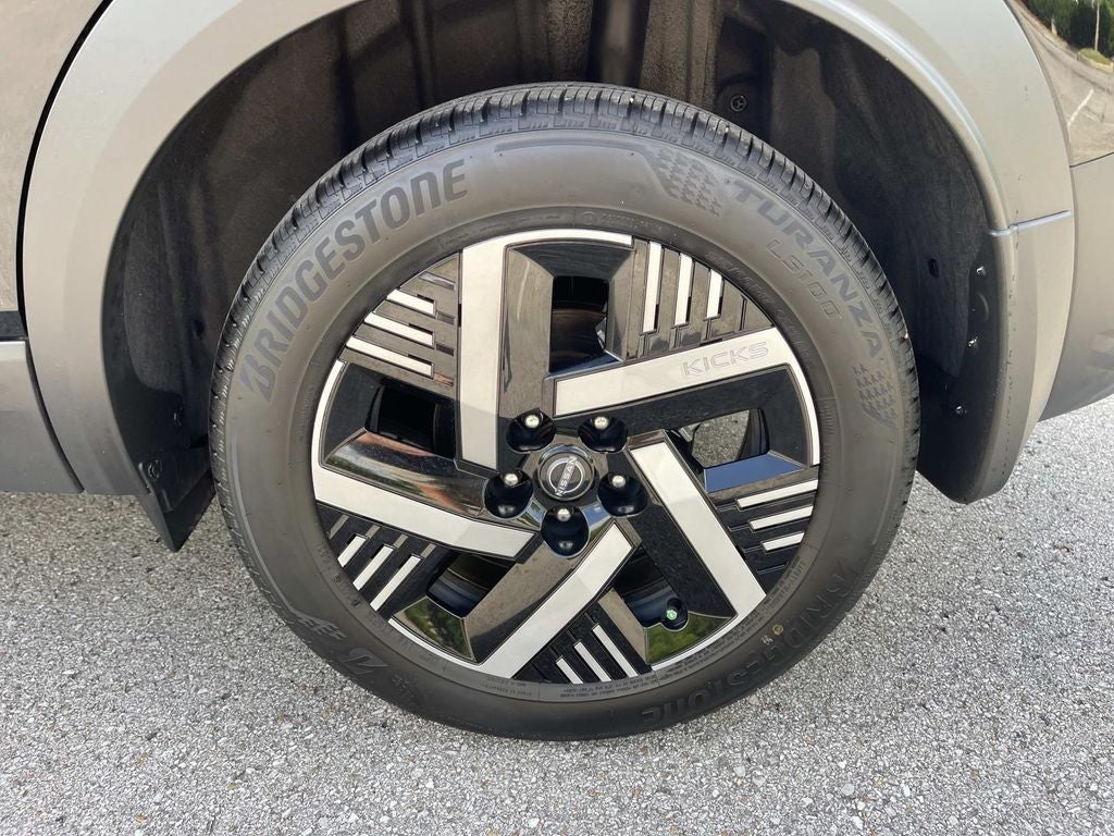 2025 Nissan Kicks SV