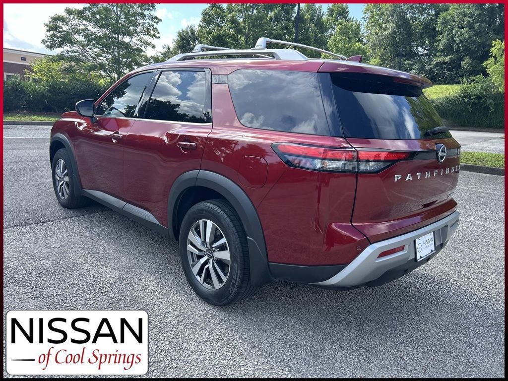 2023 Nissan Pathfinder SL