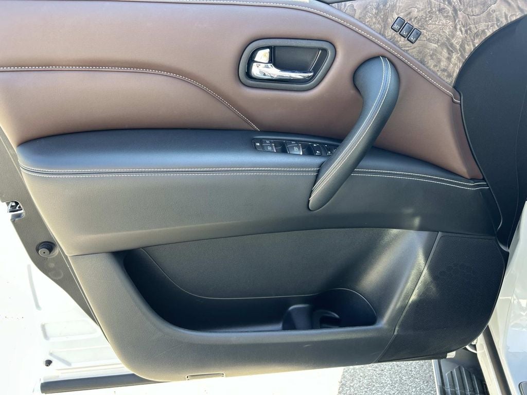 2022 INFINITI QX80 Premium Select