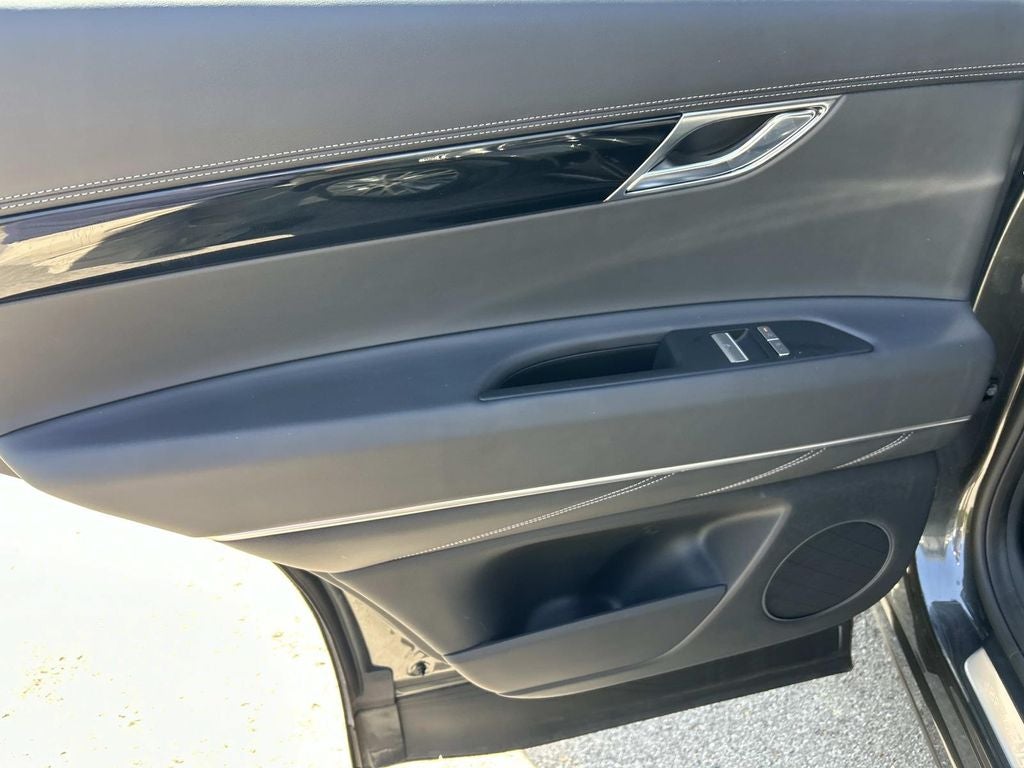 2025 Genesis GV80 2.5T