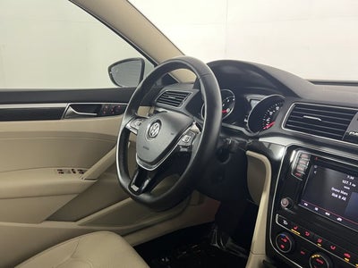 2019 Volkswagen Passat 2.0T SE R-Line