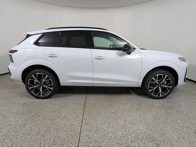 2026 Audi Q3 S line