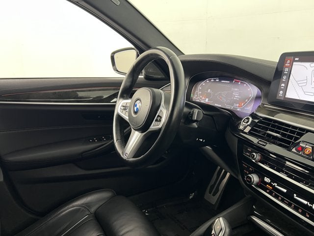 2022 BMW 5 Series M550i xDrive Sedan