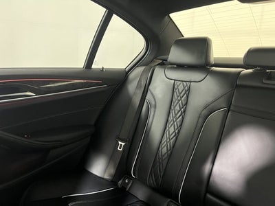 2022 BMW 5 Series M550i xDrive Sedan