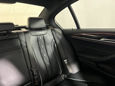 2022 BMW 5 Series M550i xDrive Sedan