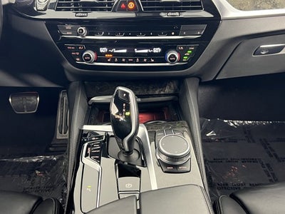 2022 BMW 5 Series M550i xDrive Sedan