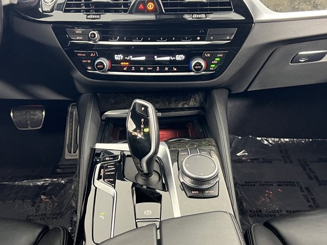 2022 BMW 5 Series M550i xDrive Sedan