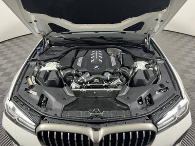 2022 BMW 5 Series M550i xDrive Sedan