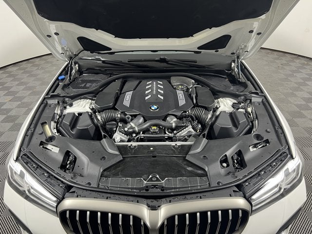 2022 BMW 5 Series M550i xDrive Sedan