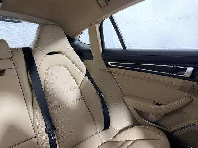 2023 Porsche Panamera Base