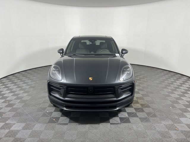 2023 Porsche Macan Base