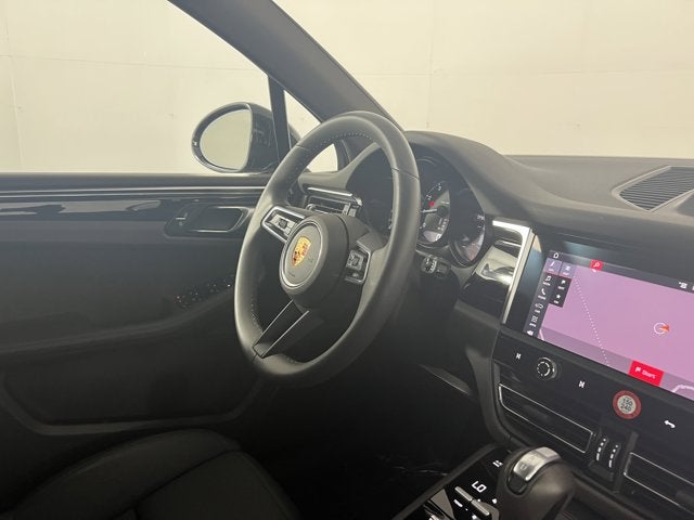 2023 Porsche Macan Base