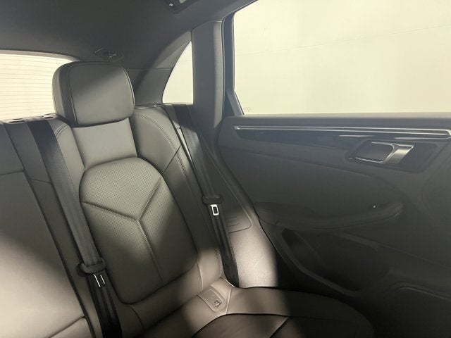 2023 Porsche Macan Base