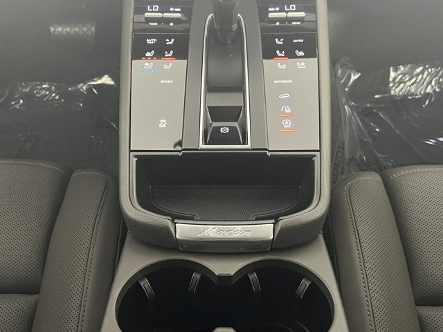 2023 Porsche Macan Base