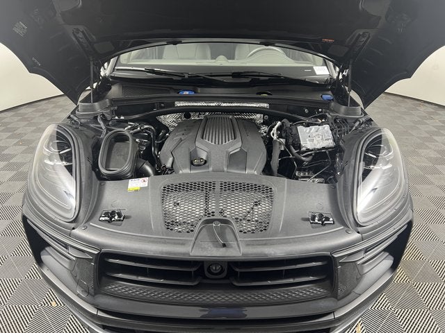 2023 Porsche Macan Base