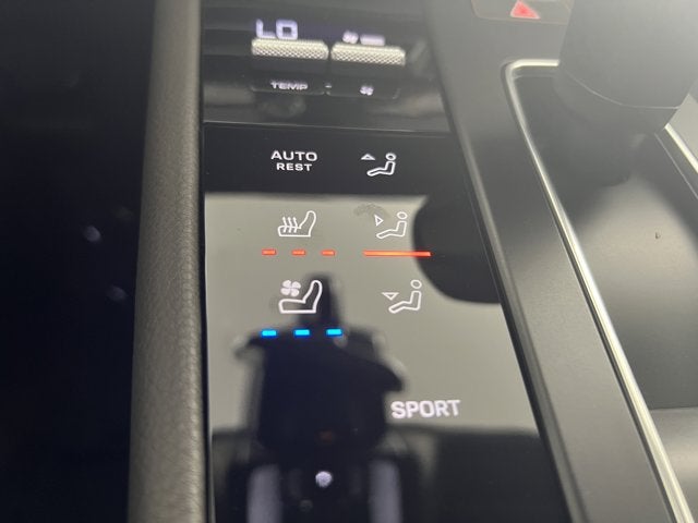 2023 Porsche Macan Base