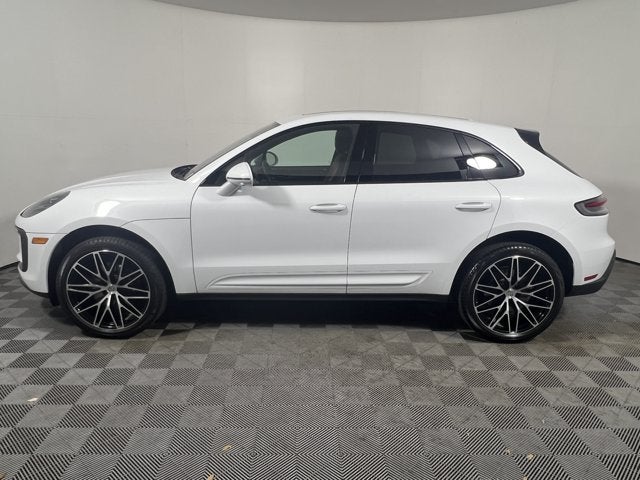 2025 Porsche Macan Base