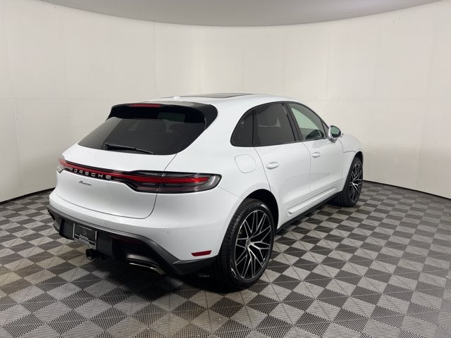 2025 Porsche Macan Base