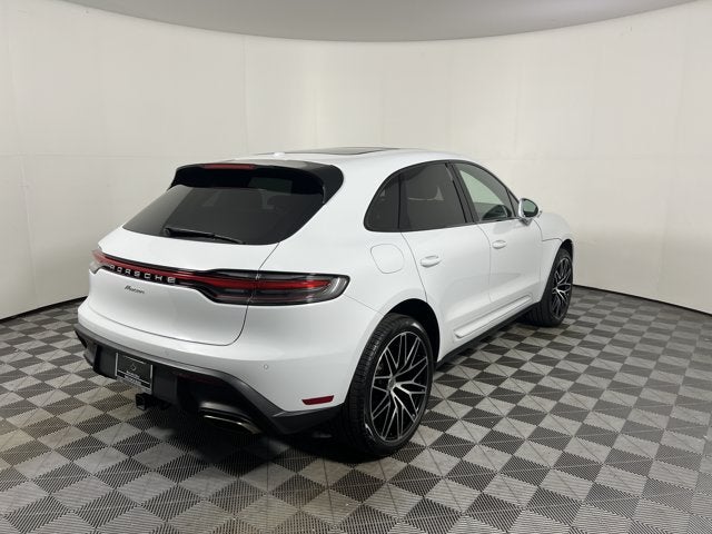 2025 Porsche Macan Base
