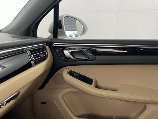 2023 Porsche Macan Base