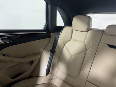 2023 Porsche Macan Base