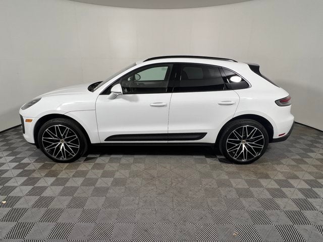 2026 Porsche Macan Base