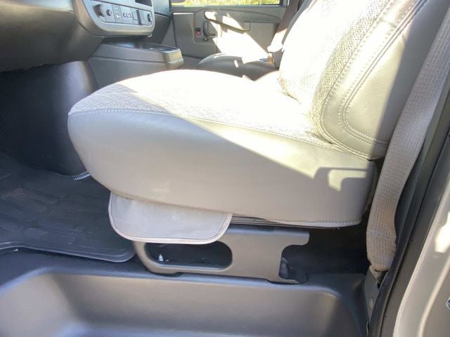 2025 Chevrolet Express 3500 LT Passenger