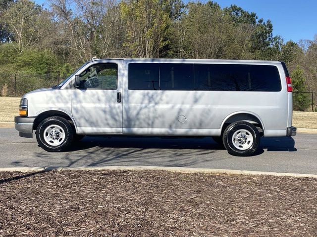 2025 Chevrolet Express 3500 LT Passenger