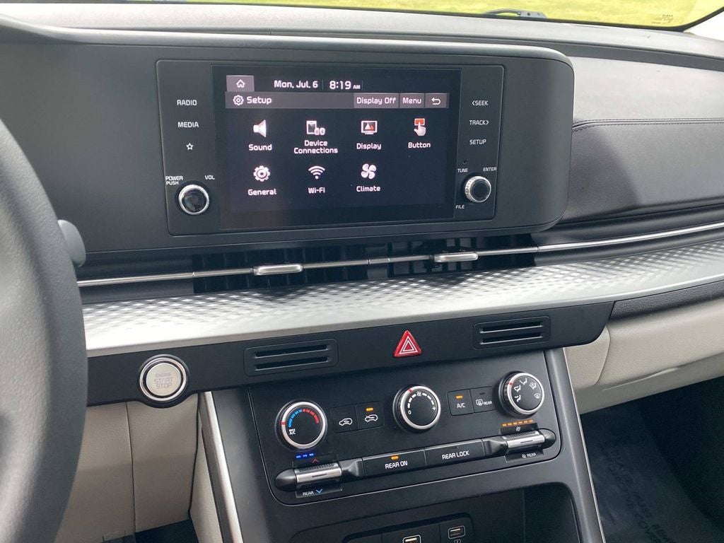 2024 Kia Carnival LX