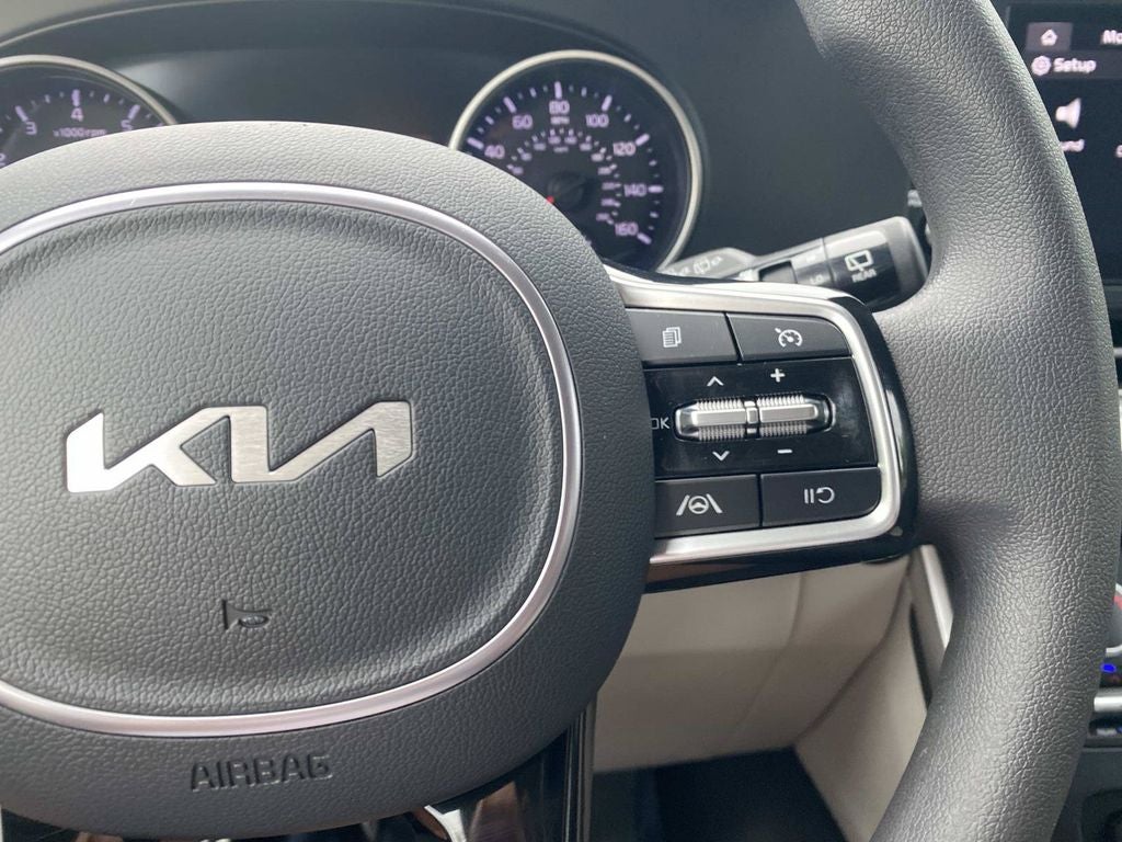 2024 Kia Carnival LX