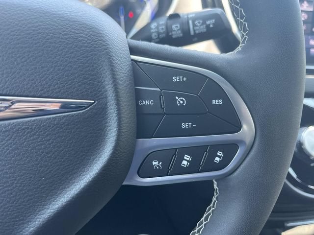 2025 Chrysler Voyager LX