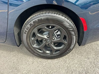 2025 Chrysler Pacifica Hybrid Select