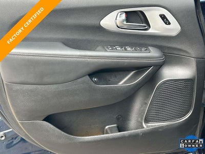 2025 Chrysler Pacifica Hybrid Select