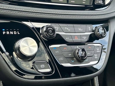 2025 Chrysler Pacifica Hybrid Select