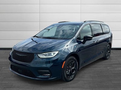 2025 Chrysler Pacifica Hybrid Select