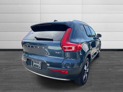 2021 Volvo XC40 Momentum