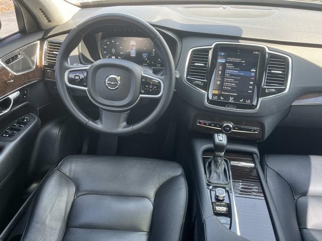 2016 Volvo XC90 T6 Momentum