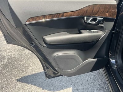 2016 Volvo XC90 T6 Momentum
