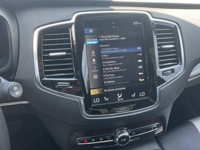 2016 Volvo XC90 T6 Momentum