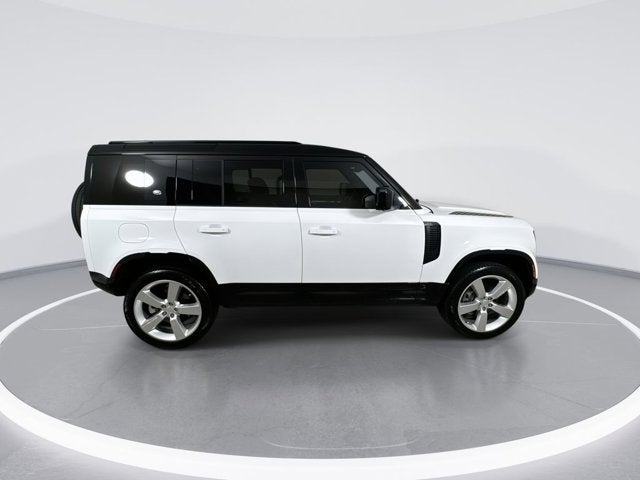 2023 Land Rover Defender X-Dynamic SE