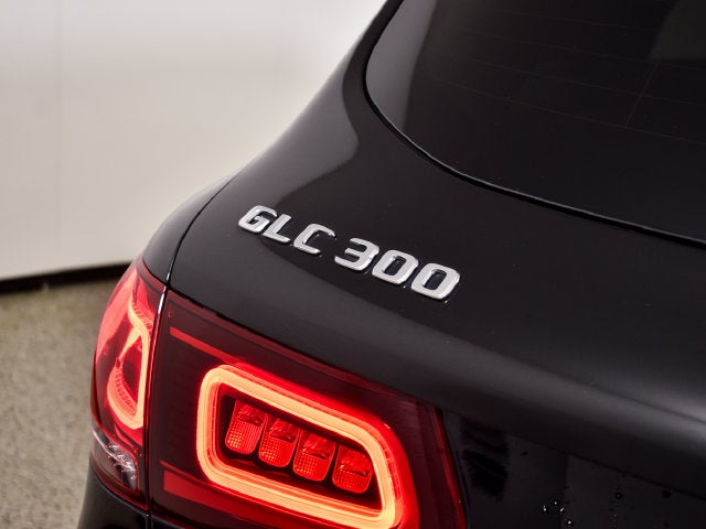 2021 Mercedes-Benz GLC 300 GLC 300